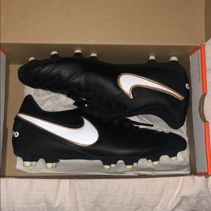 Soccer cleats